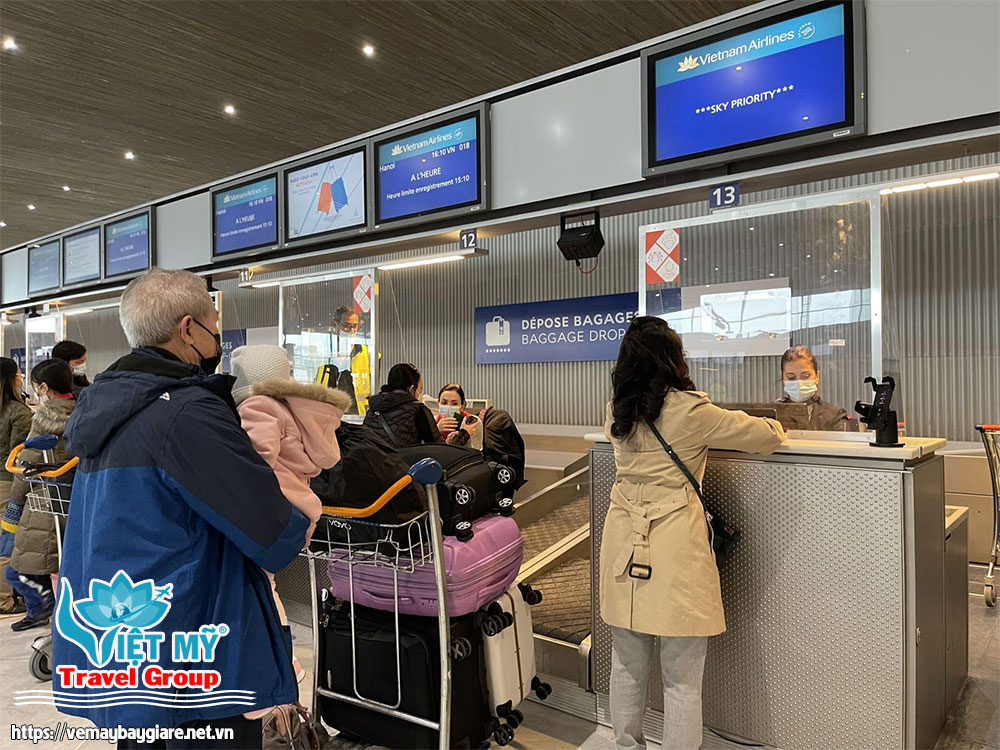 Mua vé Tp.Hcm – Paris của Vietnam Airlines