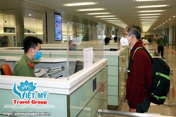 Thu thập ảnh chân dung, vân tay của công dân tại các cửa khẩu theo quy định của pháp luật