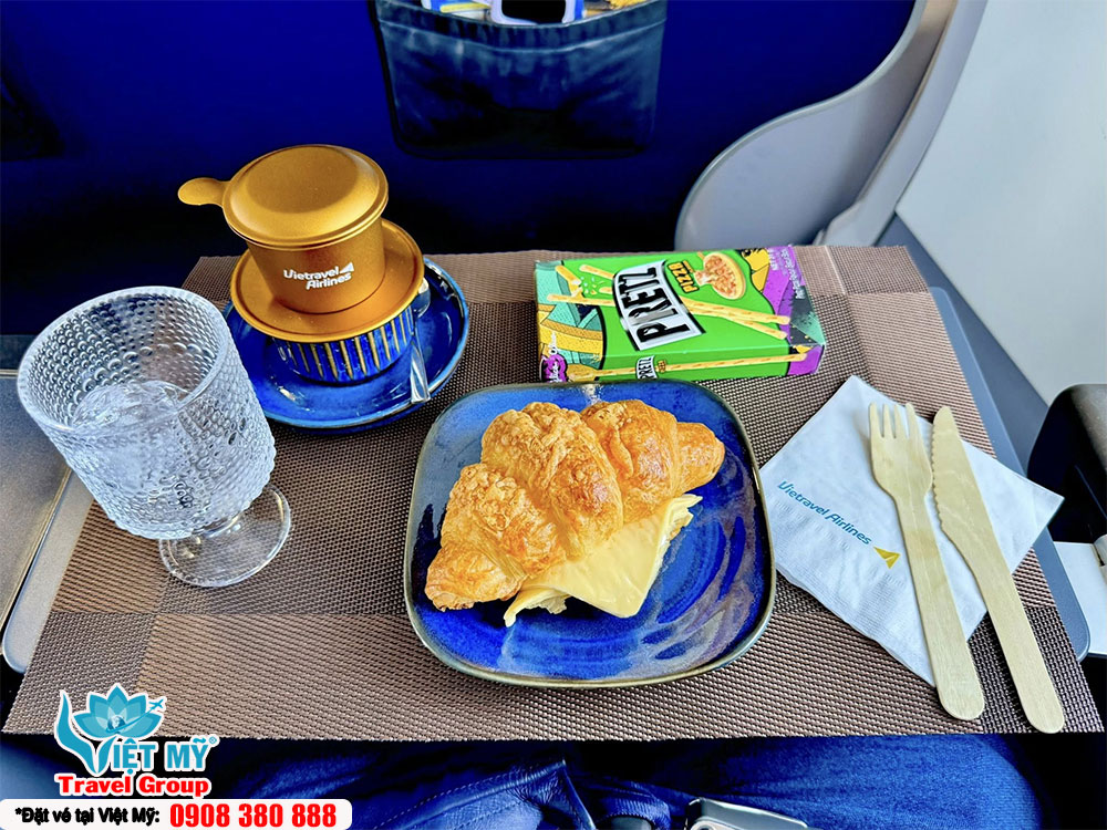 Ưu đãi hạng vé Premium Vietravel Airlines: Bay một mình giảm 20%, bay cùng nhau giảm 30%
