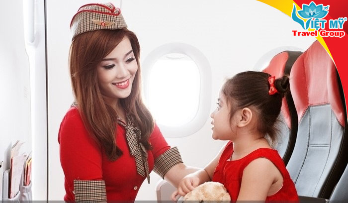 Đặt trước Happy Meal ngon hết ý, bé nhận quà đẹp mê ly